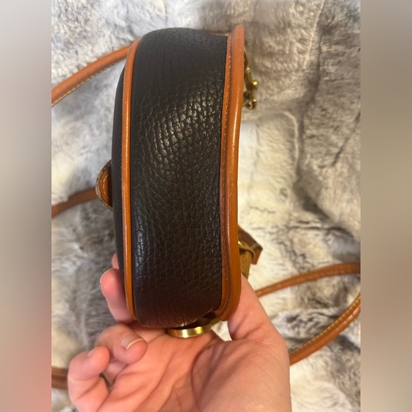 Dooney & Bourke - Calvary Body Bag/Belt Bag Navy Vintage - EUC R74 - Picture 4 of 15